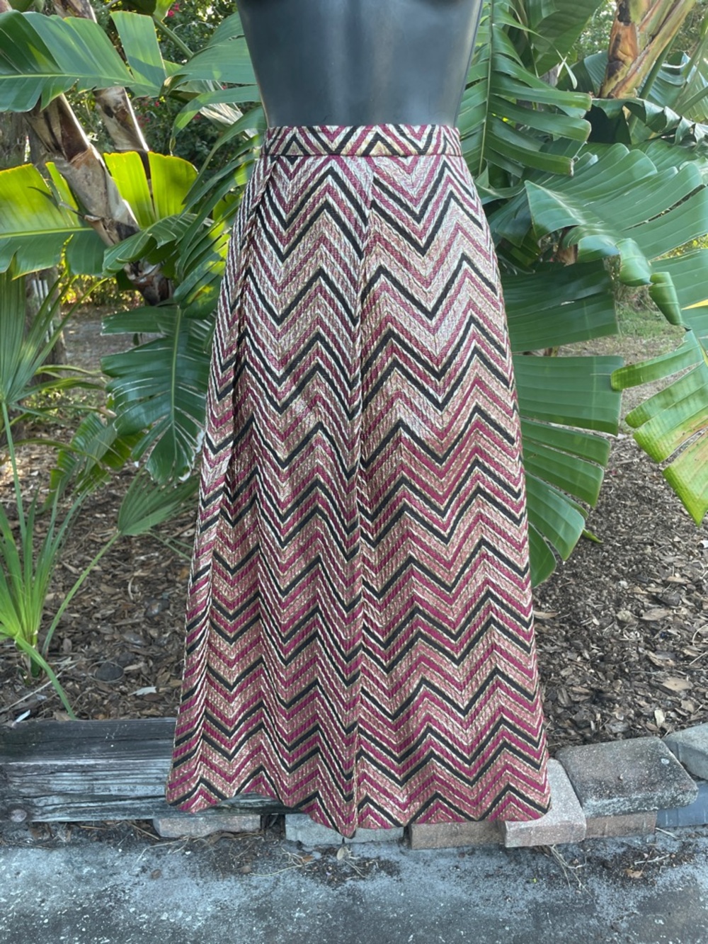 Per Una zigzag, stripe gold, metallic brocade skirt